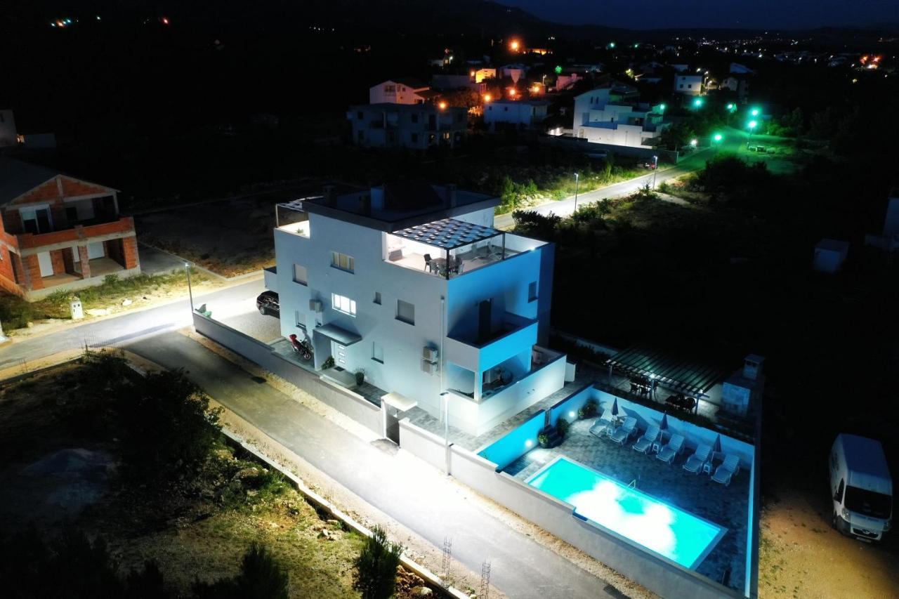 Villa Silver สตารีกราด-ปาเคลนีซา ภายนอก รูปภาพ