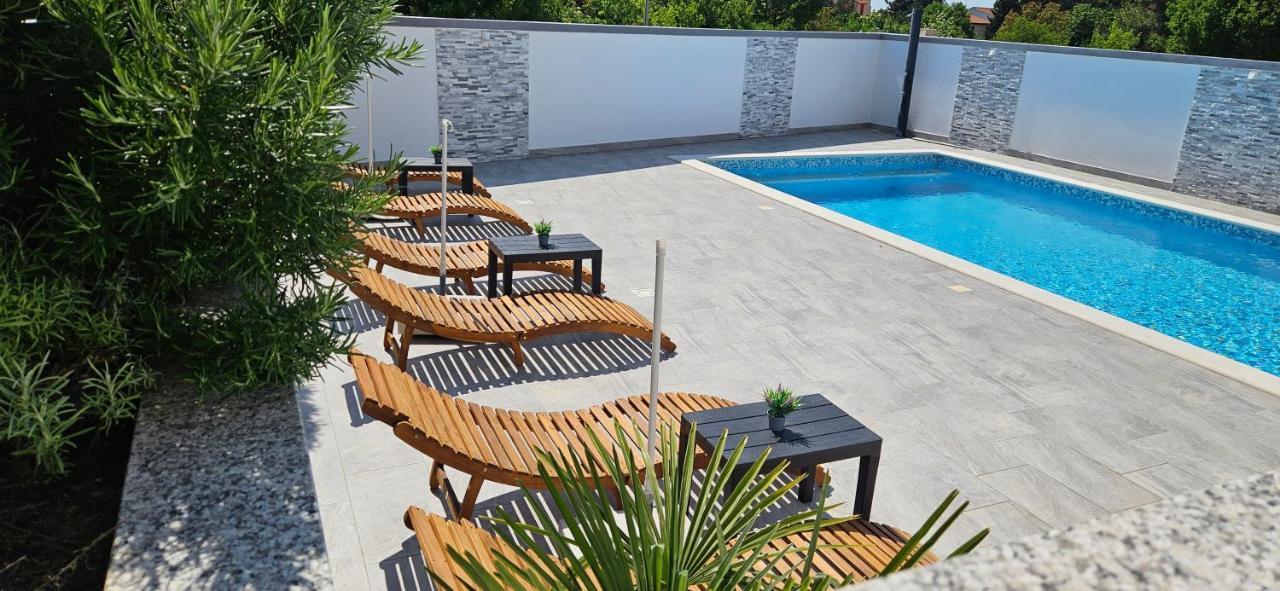 Villa Silver สตารีกราด-ปาเคลนีซา ภายนอก รูปภาพ