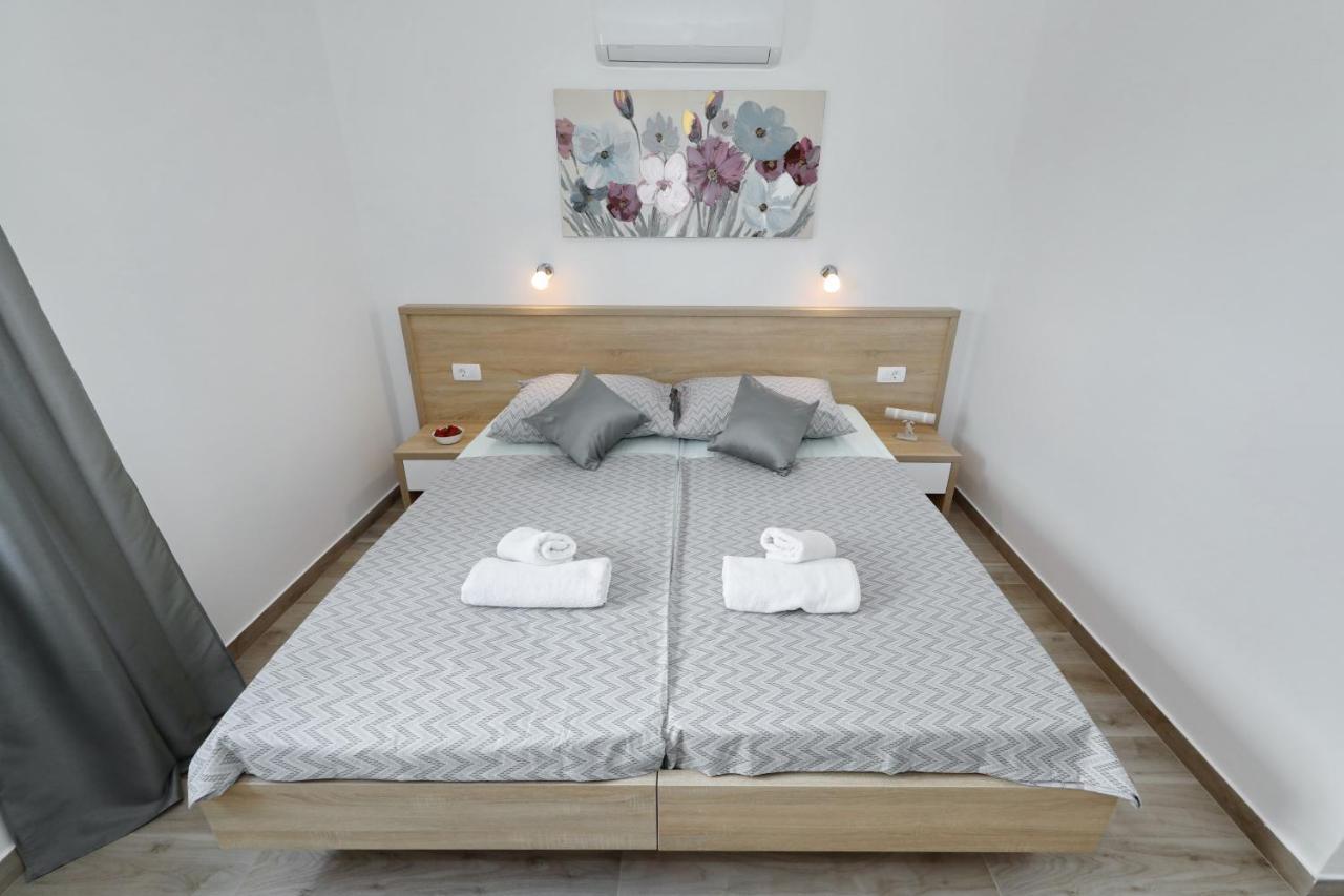 Villa Silver สตารีกราด-ปาเคลนีซา ภายนอก รูปภาพ