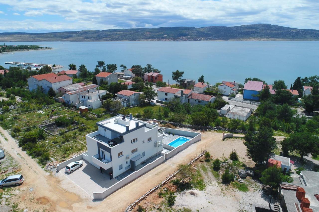 Villa Silver สตารีกราด-ปาเคลนีซา ภายนอก รูปภาพ