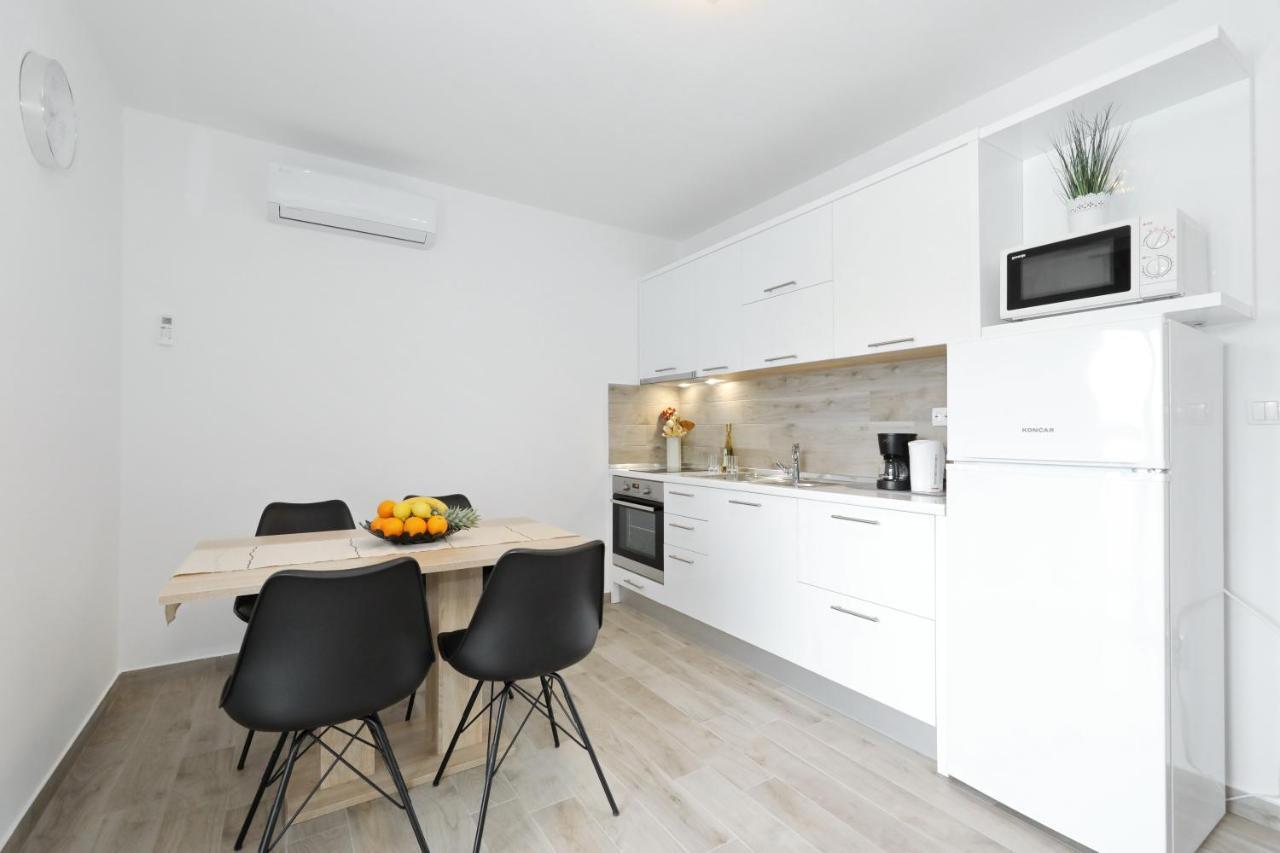 Villa Silver สตารีกราด-ปาเคลนีซา ภายนอก รูปภาพ